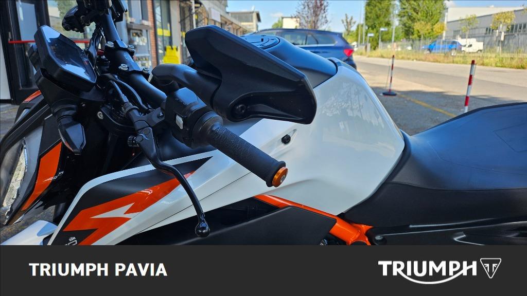 KTM 890 Duke R