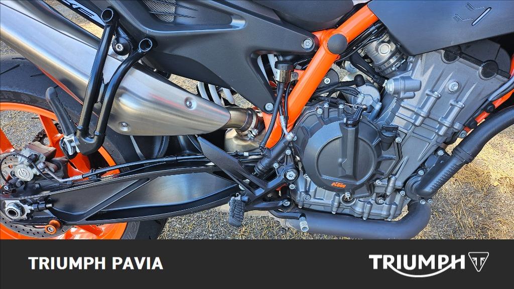 KTM 890 Duke R