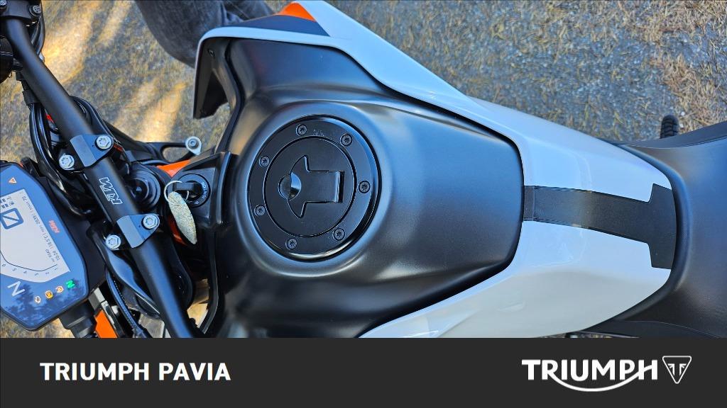 KTM 890 Duke R