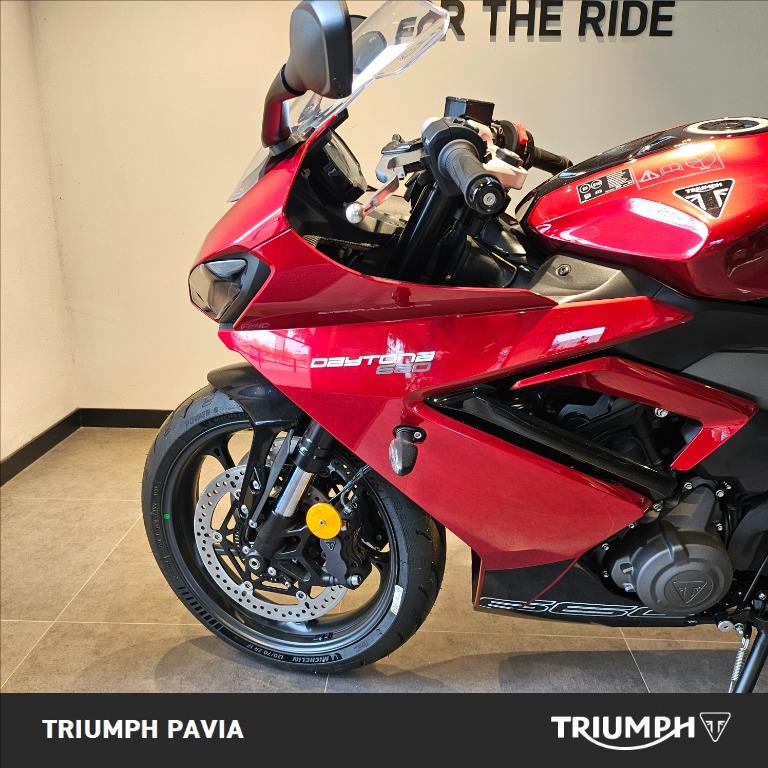 TRIUMPH Daytona 660 Abs