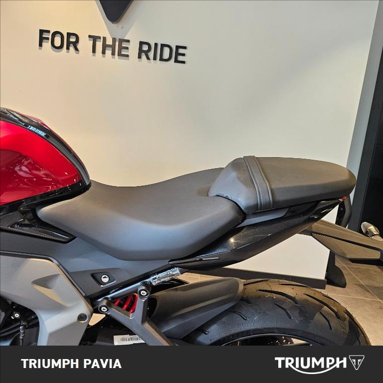 TRIUMPH Daytona 660 Abs