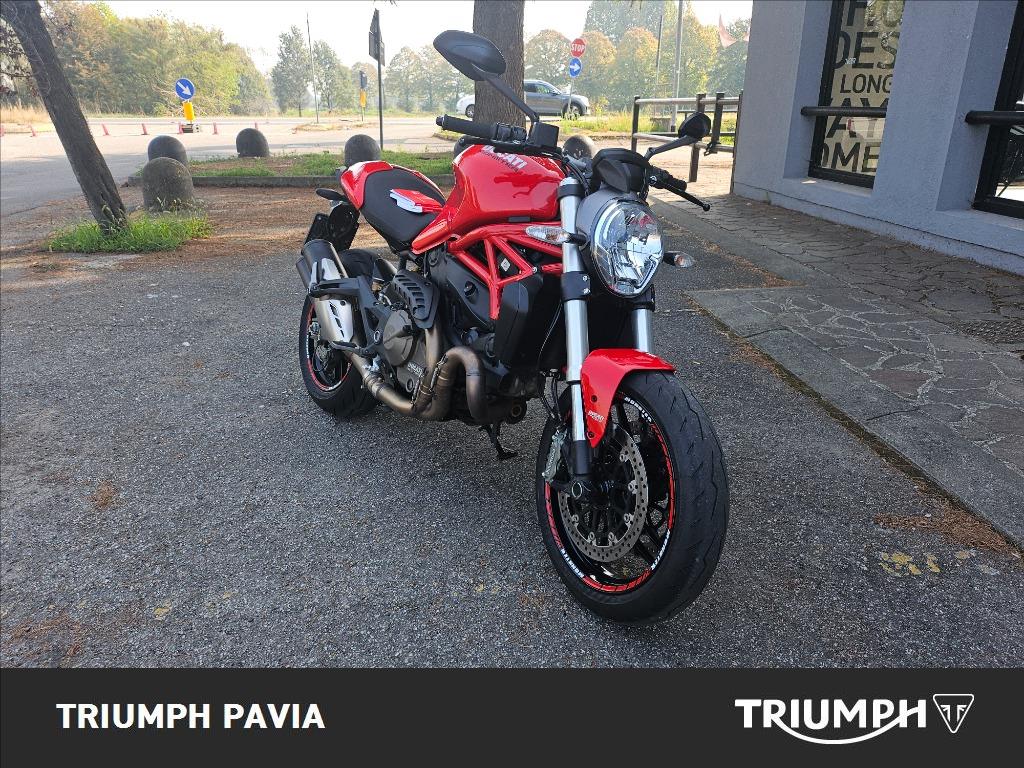 DUCATI Monster 821 Red