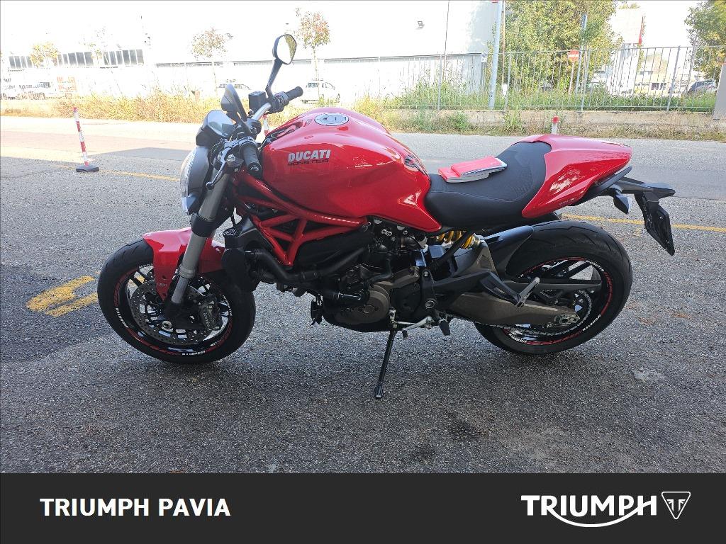DUCATI Monster 821 Red