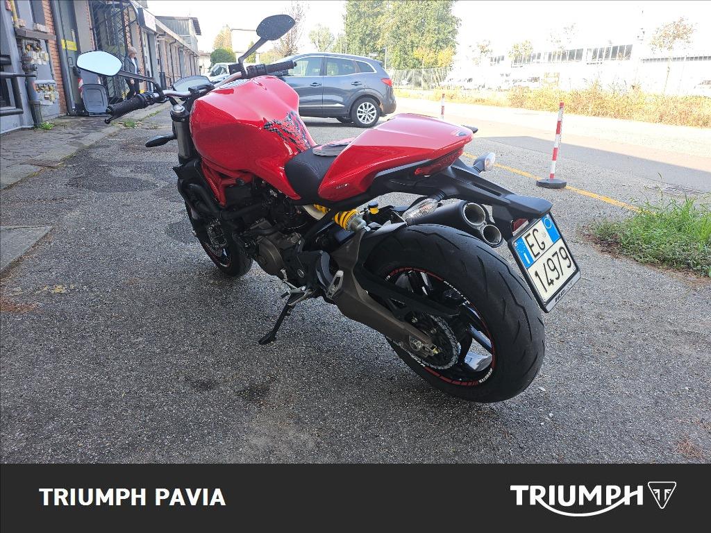 DUCATI Monster 821 Red