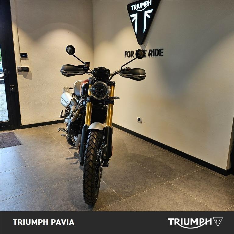 TRIUMPH Scrambler 1200 XE Baja Orange/Phantom Black Abs