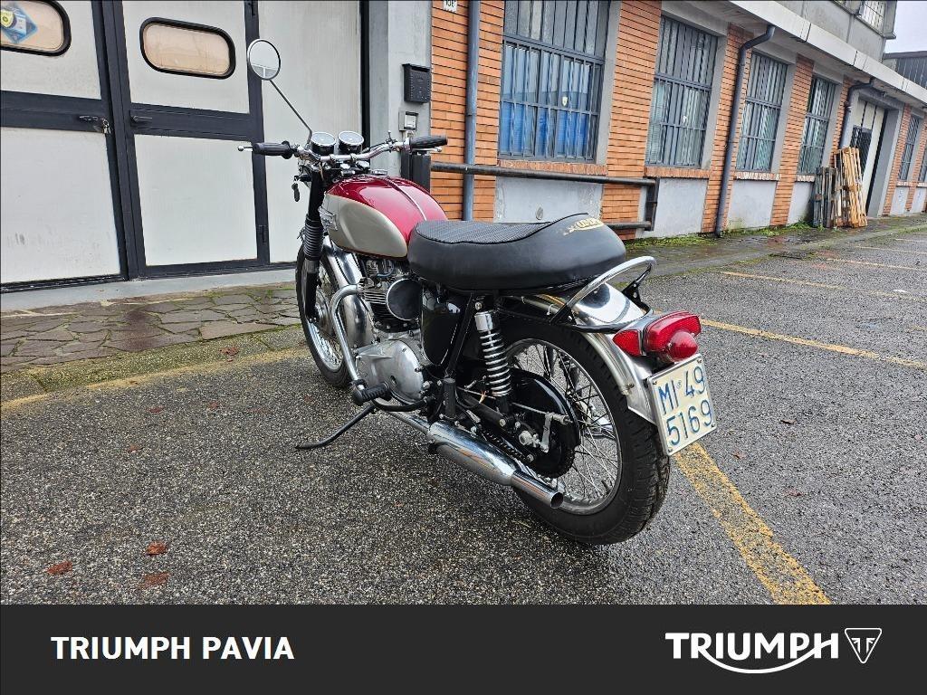 TRIUMPH Seleziona Seleziona