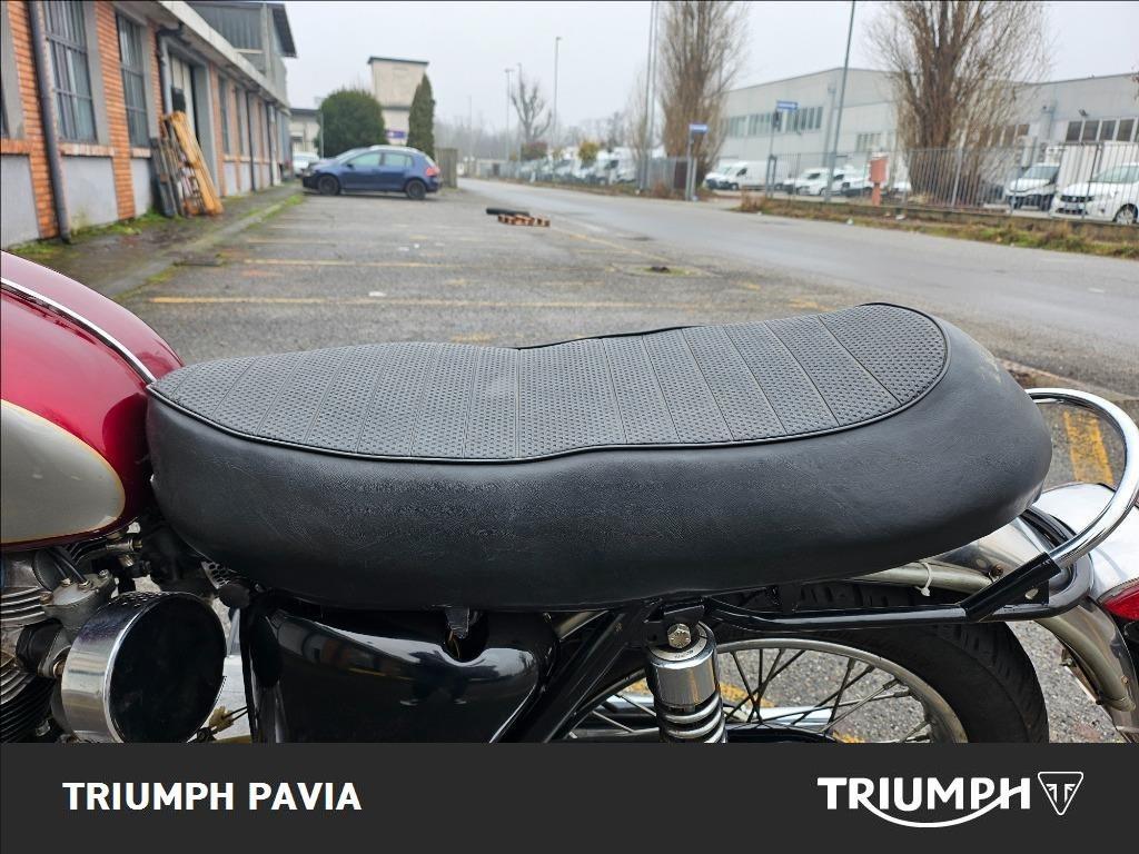 TRIUMPH Seleziona Seleziona