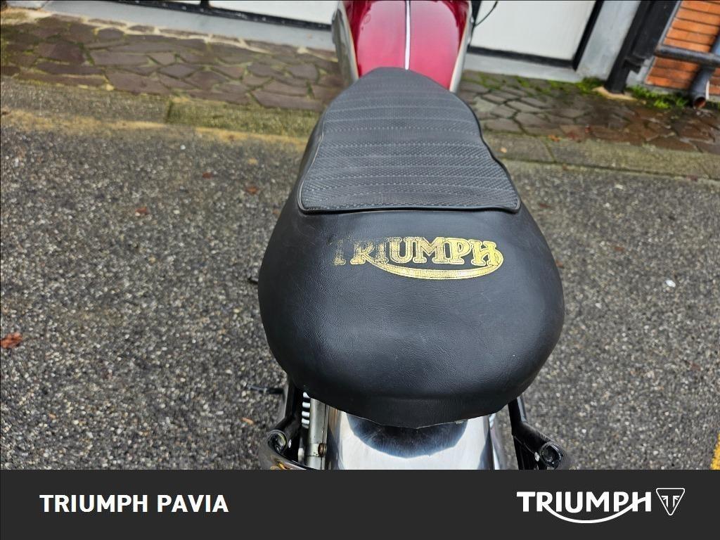 TRIUMPH Seleziona Seleziona