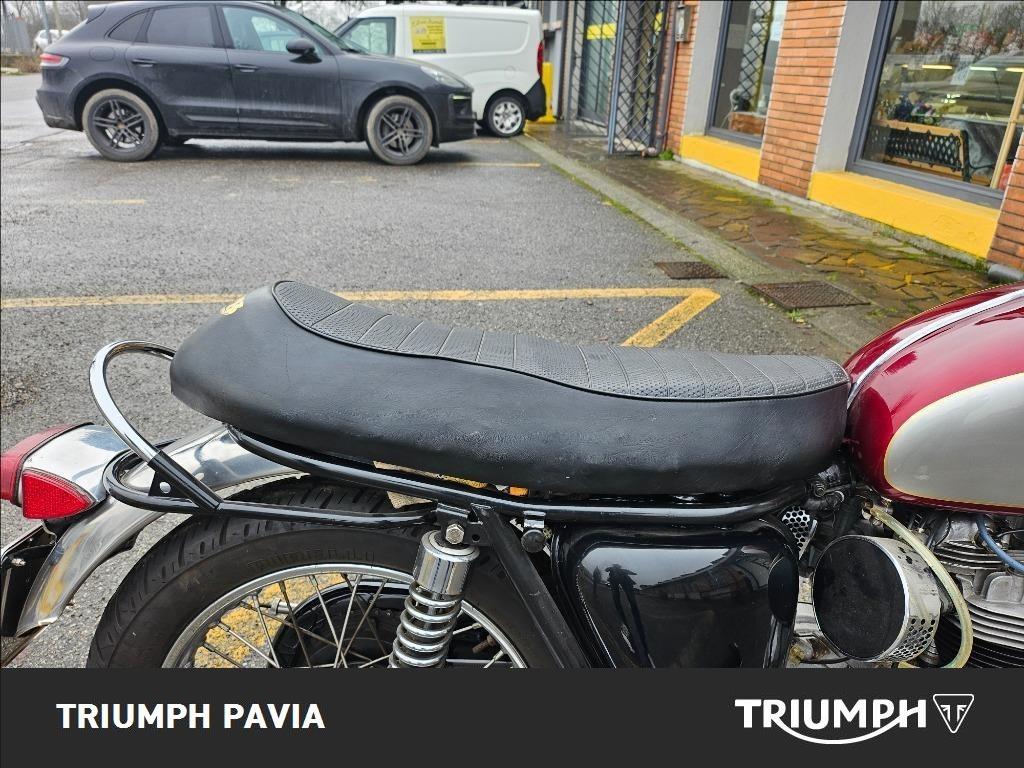TRIUMPH Seleziona Seleziona