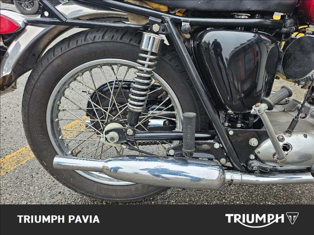 TRIUMPH Seleziona Seleziona