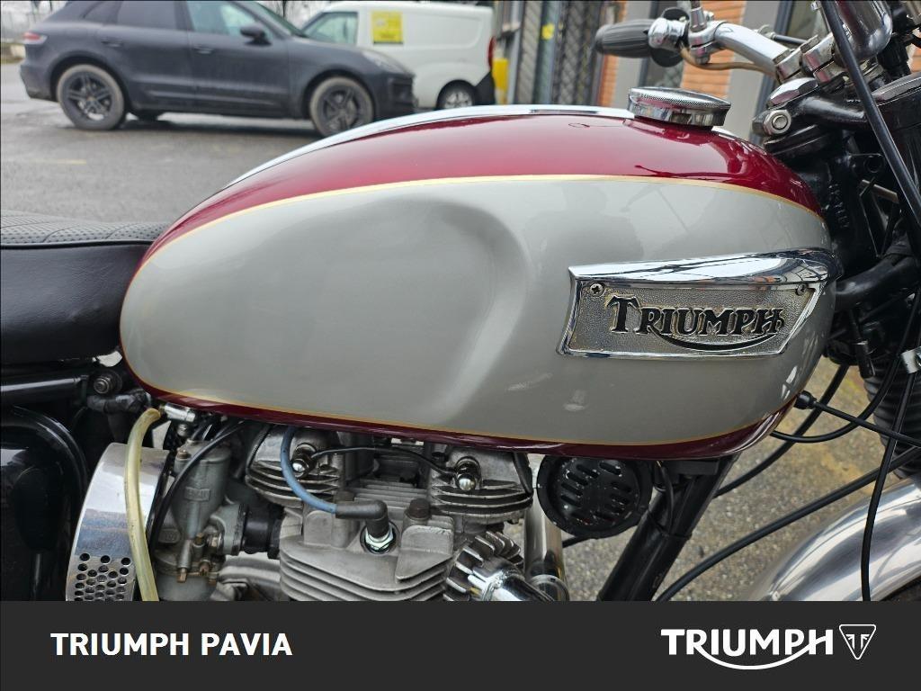 TRIUMPH Seleziona Seleziona