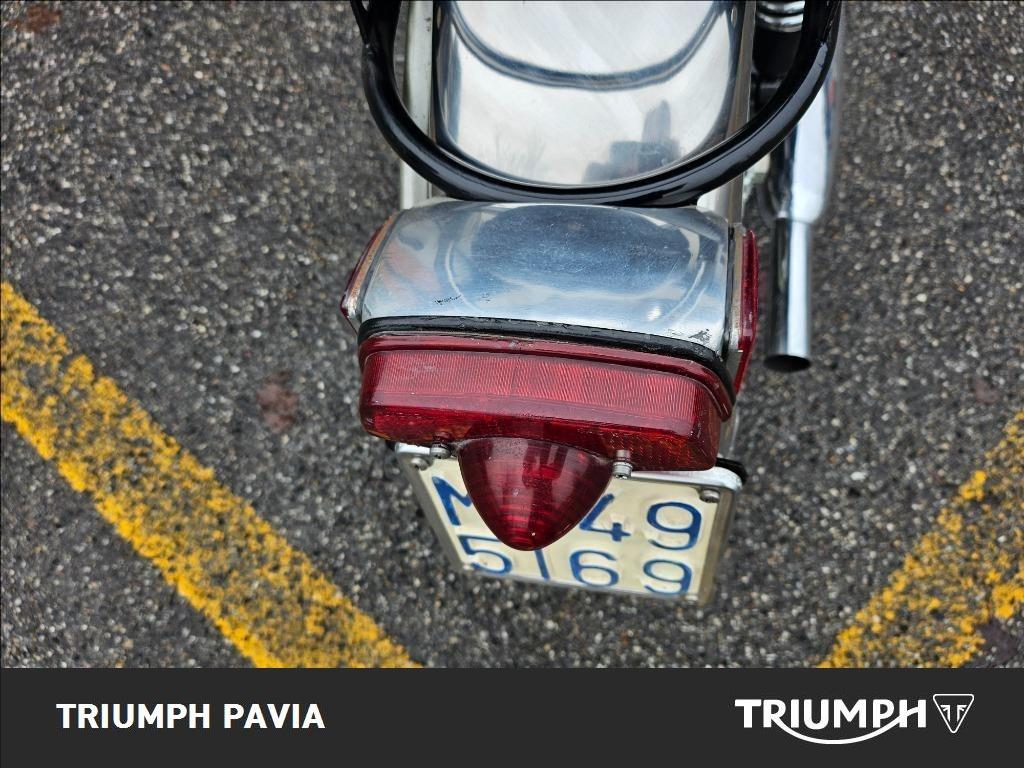 TRIUMPH Seleziona Seleziona