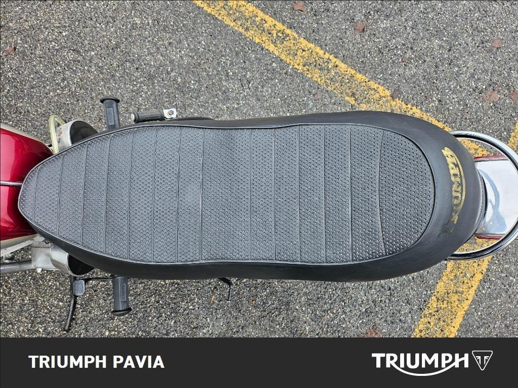 TRIUMPH Seleziona Seleziona