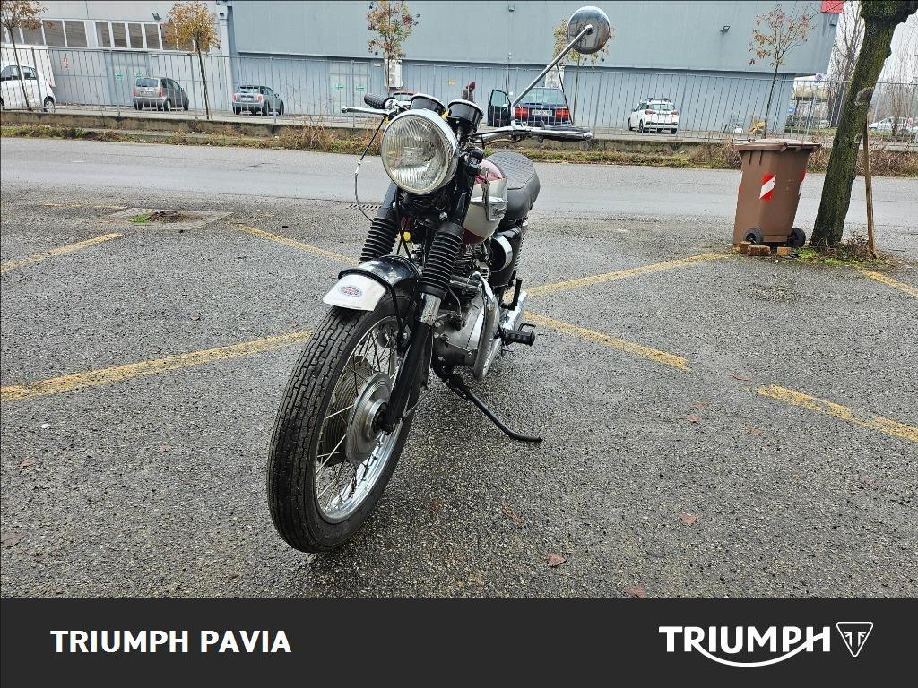 TRIUMPH Seleziona Seleziona