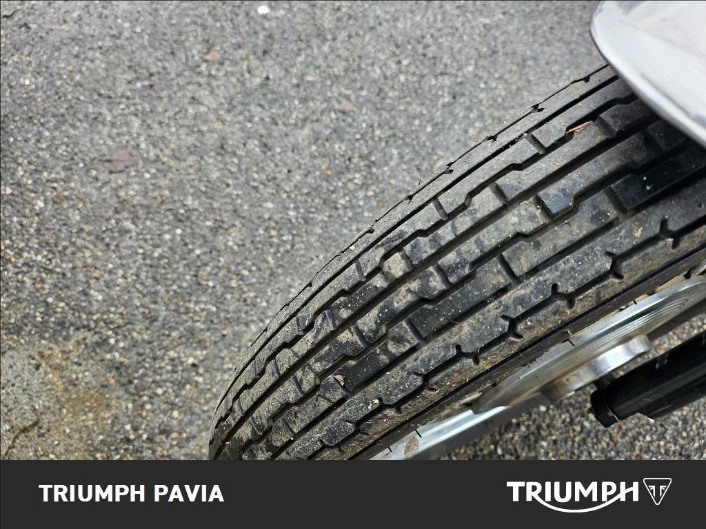 TRIUMPH Seleziona Seleziona