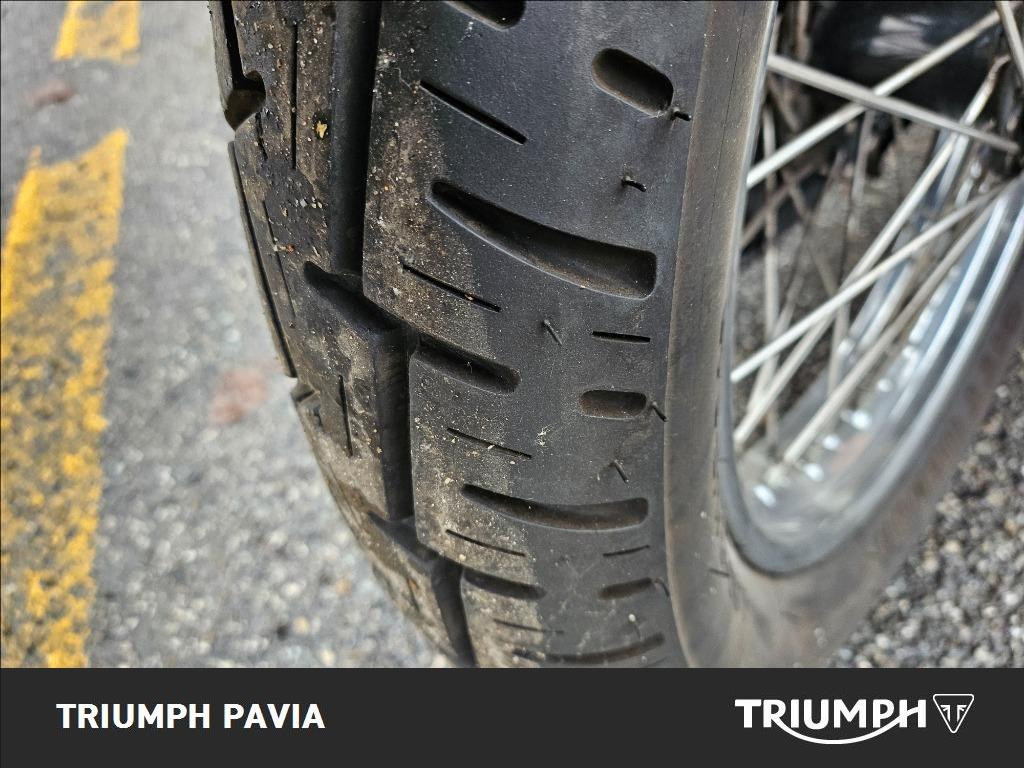 TRIUMPH Seleziona Seleziona