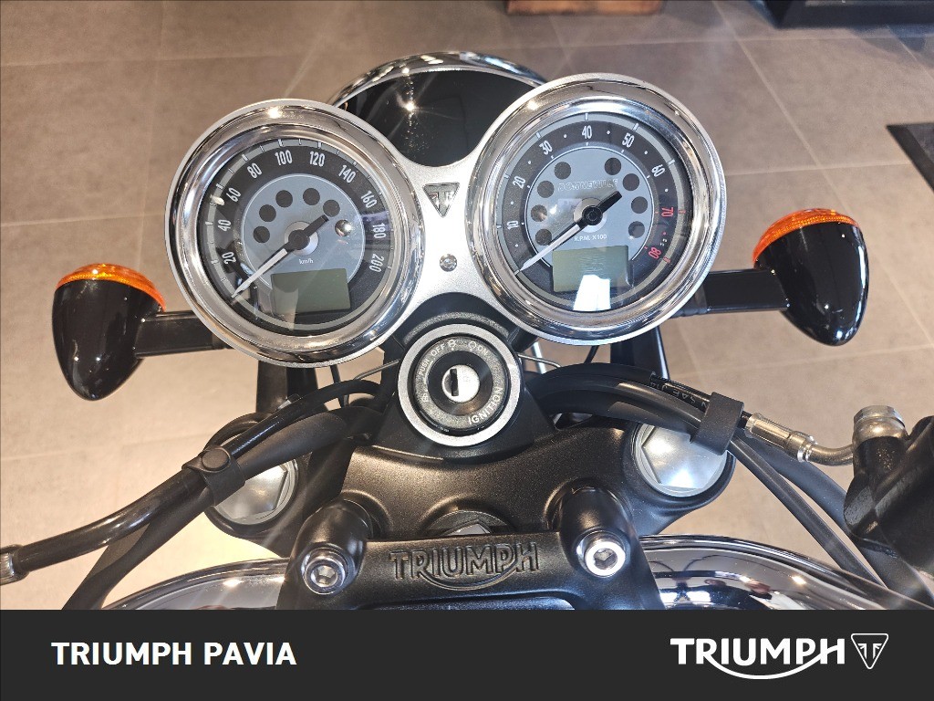 TRIUMPH Bonneville 900 T100 E5