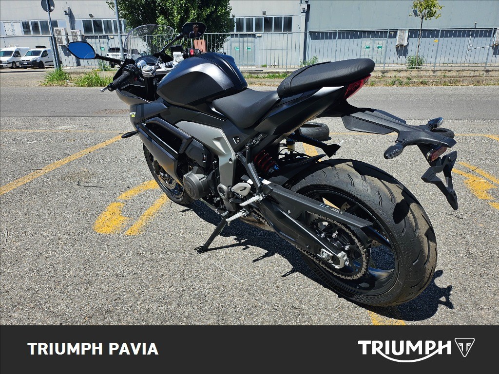 TRIUMPH Daytona 660 Abs