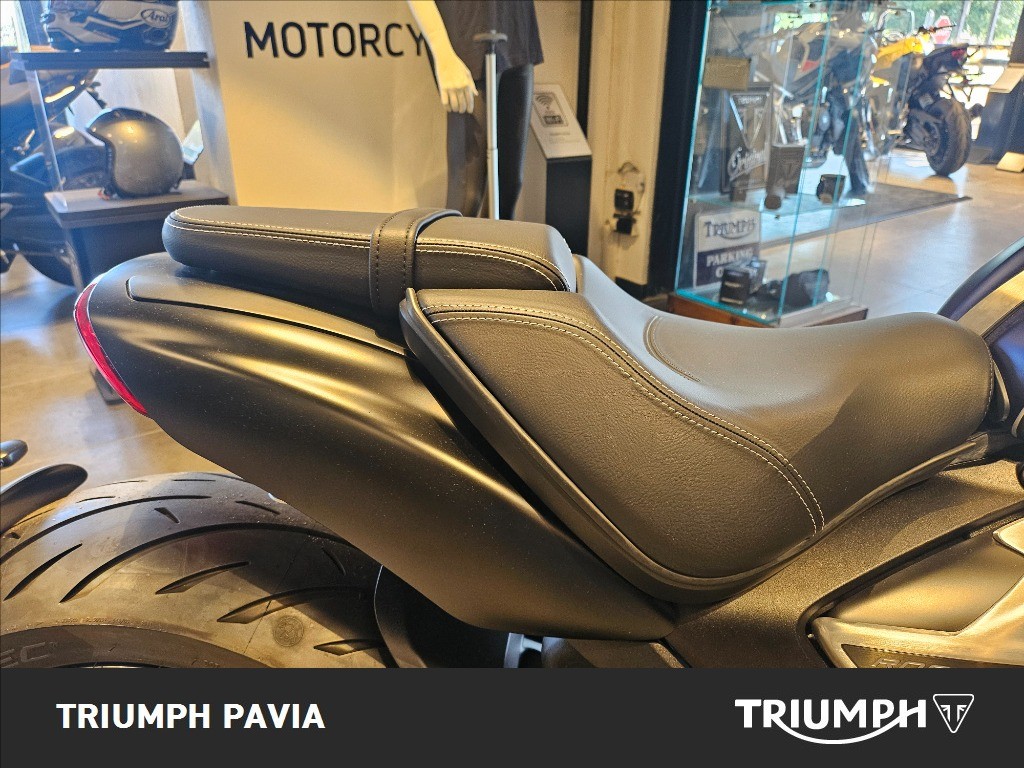 TRIUMPH Rocket III 2500 Storm R