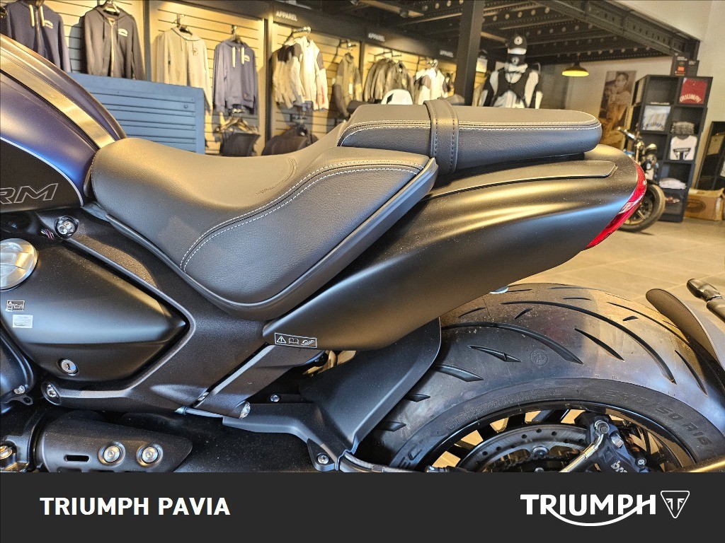 TRIUMPH Rocket III 2500 Storm R