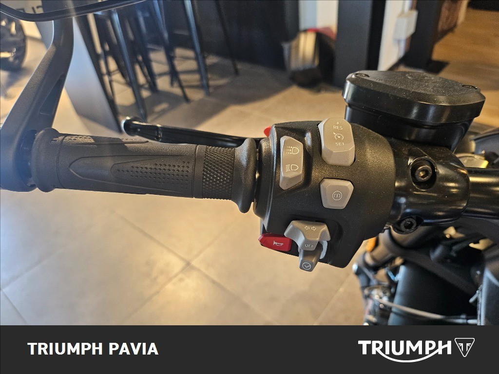 TRIUMPH Rocket III 2500 Storm R